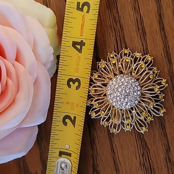 Napier Swarovski crystal large brooch. - Picture 8 of 8